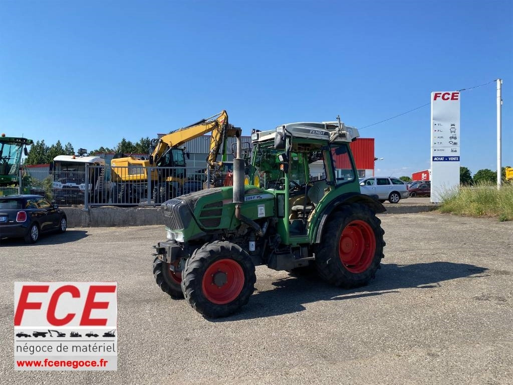 Fendt 209F Vario TMS 1er Main endommagé - جرار: صور 1 Fendt 209F Vario TMS 1er Main endommagé - جرار: صور 1