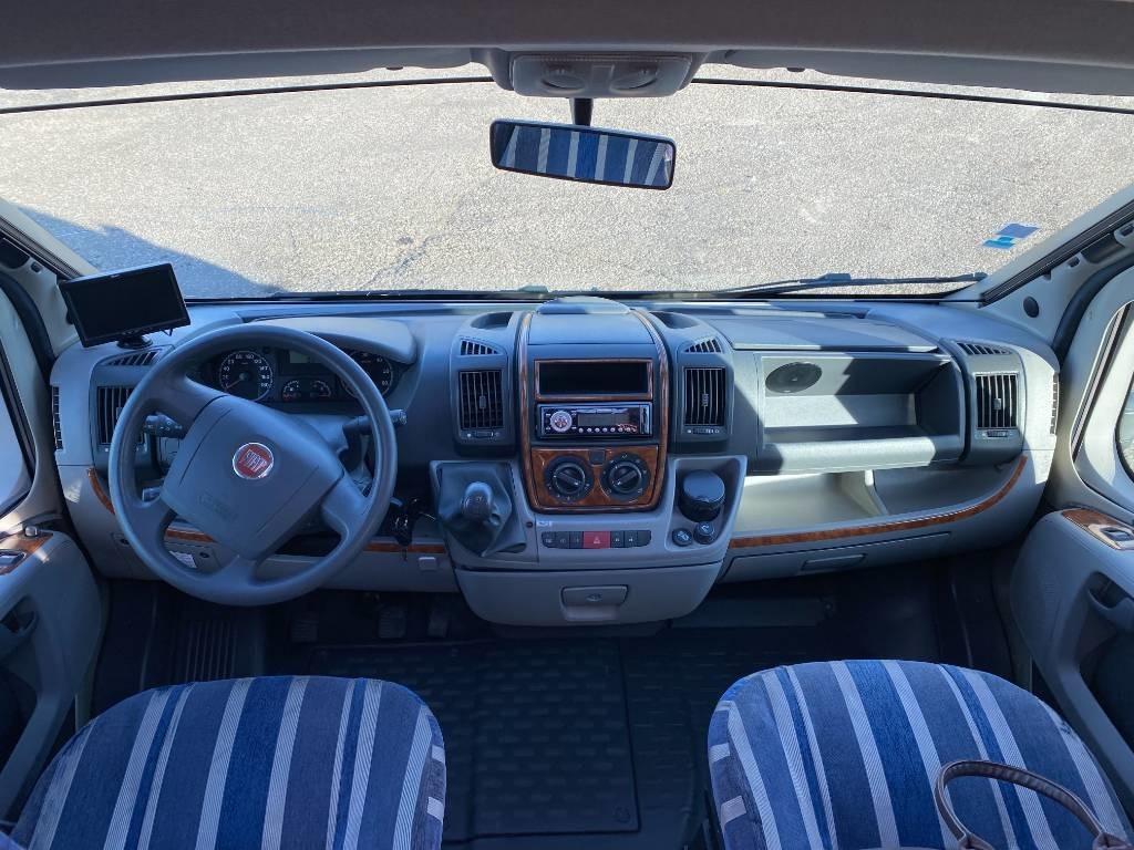 موتر هوم شبه متكامل Fiat BURSTNER Privilège T615-DUCATO 130 M/Jet endommagé: صور 21