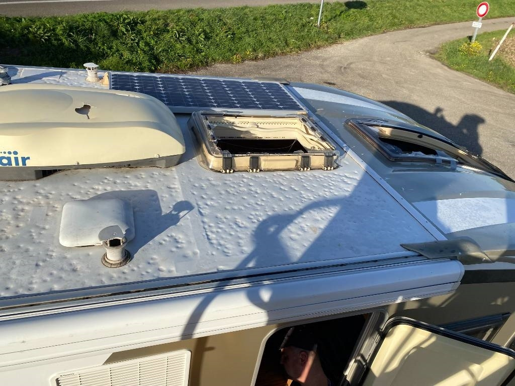 موتر هوم شبه متكامل Fiat BURSTNER Privilège T615-DUCATO 130 M/Jet endommagé: صور 15