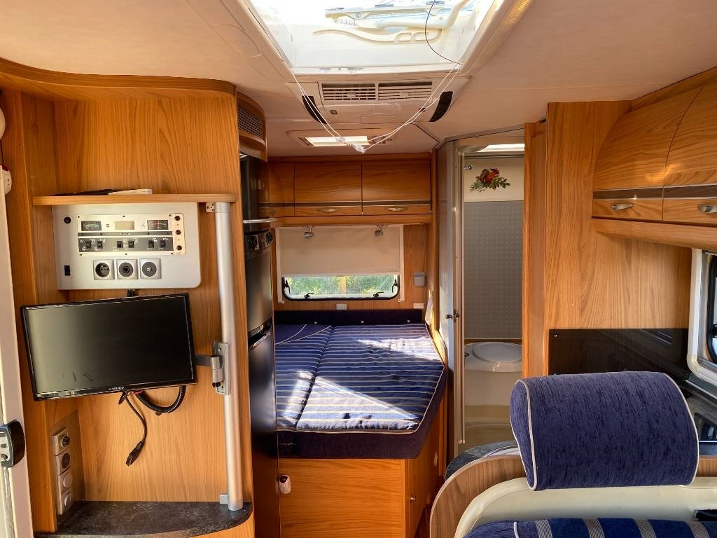 موتر هوم شبه متكامل Fiat BURSTNER Privilège T615-DUCATO 130 M/Jet endommagé: صور 20