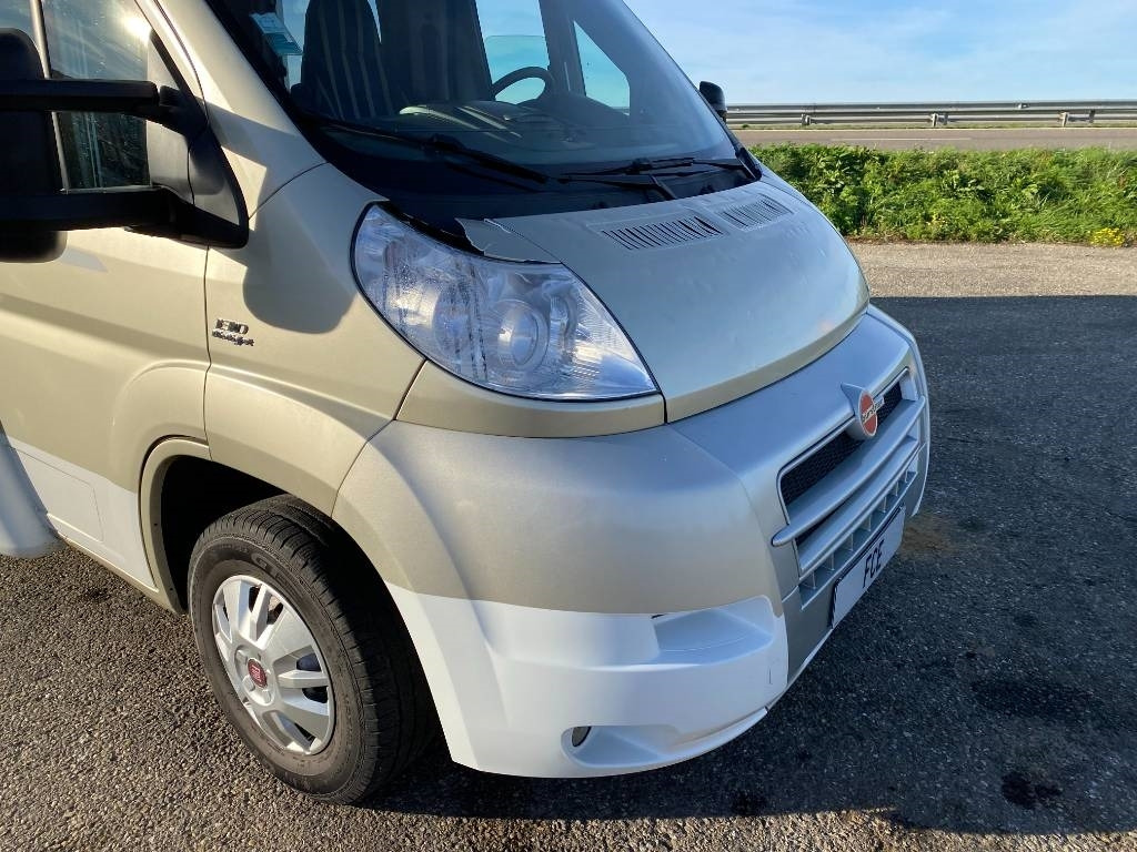 موتر هوم شبه متكامل Fiat BURSTNER Privilège T615-DUCATO 130 M/Jet endommagé: صور 46