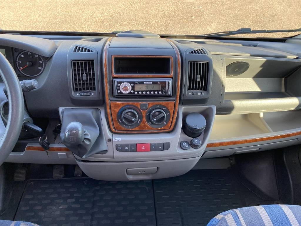 موتر هوم شبه متكامل Fiat BURSTNER Privilège T615-DUCATO 130 M/Jet endommagé: صور 49