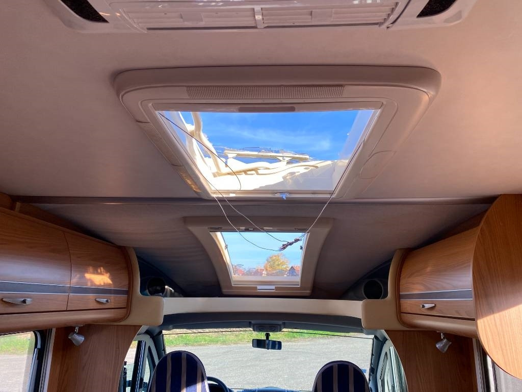 موتر هوم شبه متكامل Fiat BURSTNER Privilège T615-DUCATO 130 M/Jet endommagé: صور 24