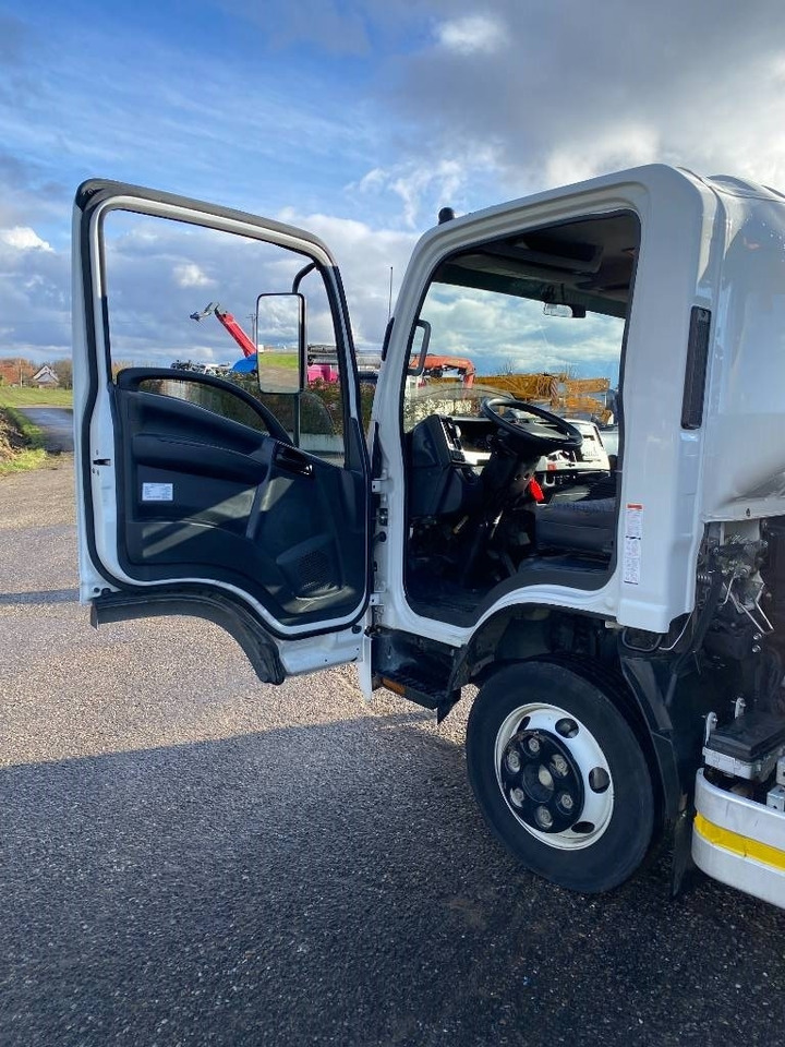 سيارة السحب للتصليح Isuzu P75-S2/MONZA 1er Main Carte grise Française: صور 44 سيارة السحب للتصليح Isuzu P75-S2/MONZA 1er Main Carte grise Française: صور 44