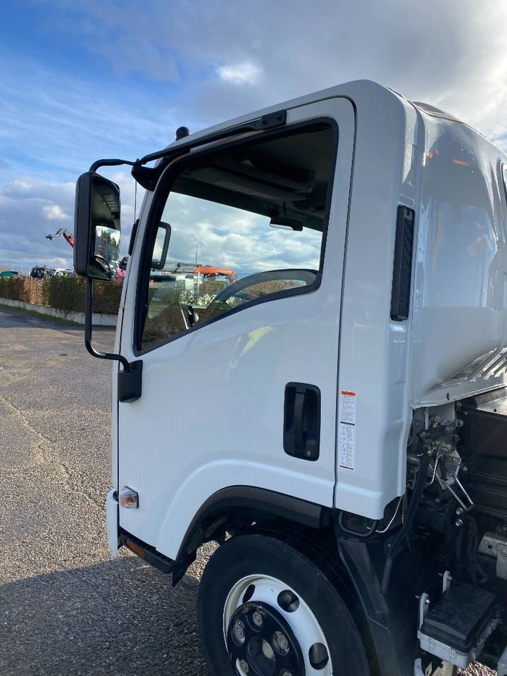 سيارة السحب للتصليح Isuzu P75-S2/MONZA 1er Main Carte grise Française: صور 43 سيارة السحب للتصليح Isuzu P75-S2/MONZA 1er Main Carte grise Française: صور 43