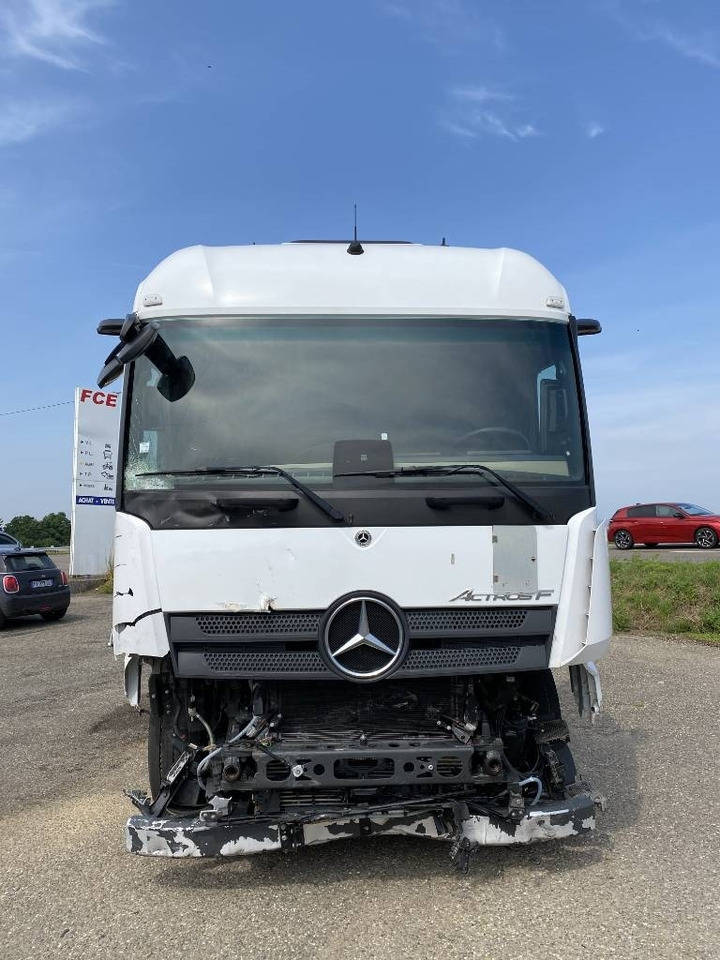 Mercedes-Benz 1845 Space Cab Suspension Pneumatique endommagé - شاحنة جرار: صور 2 Mercedes-Benz 1845 Space Cab Suspension Pneumatique endommagé - شاحنة جرار: صور 2