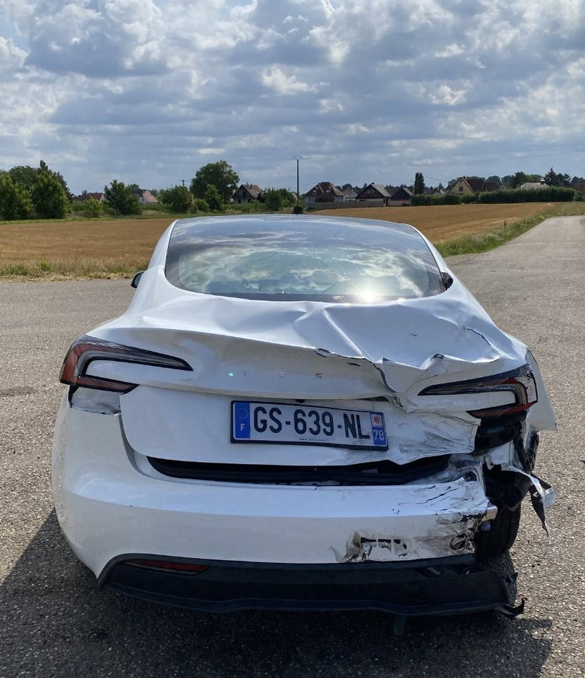 Tesla MODEL 3 5YJ3 Carte Grise Française endommagée - سيارة: صور 5 Tesla MODEL 3 5YJ3 Carte Grise Française endommagée - سيارة: صور 5