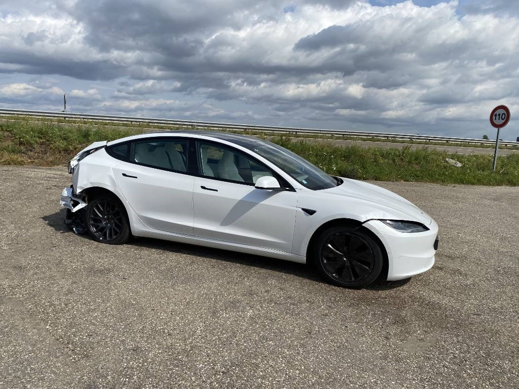 Tesla MODEL 3 5YJ3 Carte Grise Française endommagée - سيارة: صور 3 Tesla MODEL 3 5YJ3 Carte Grise Française endommagée - سيارة: صور 3