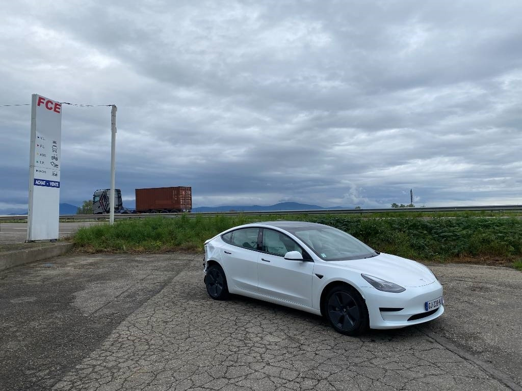Tesla MODEL 3 5YJ3 - Rwd-Carte Grise Française endommagé - سيارة: صور 3 Tesla MODEL 3 5YJ3 - Rwd-Carte Grise Française endommagé - سيارة: صور 3