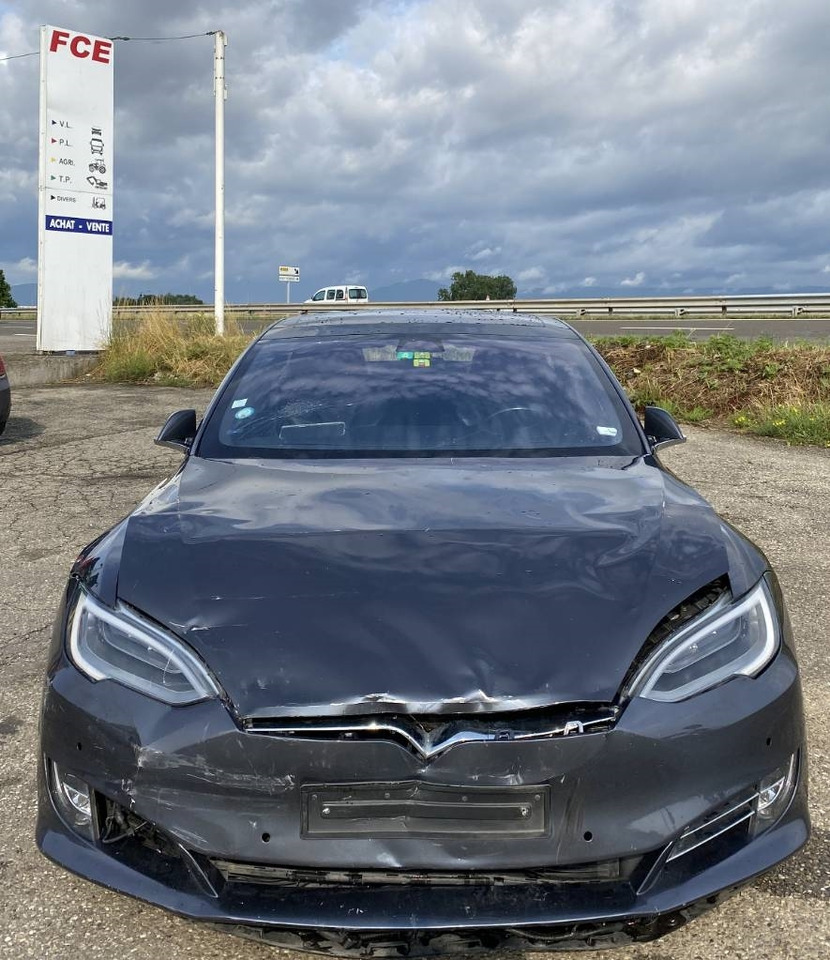 Tesla MODEL S 100D Carte Grise Française endommagée - سيارة: صور 2 Tesla MODEL S 100D Carte Grise Française endommagée - سيارة: صور 2