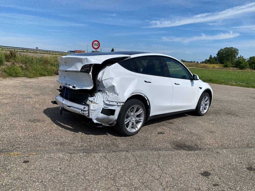 Tesla Model Y RWD / Origine Française endommagée - سيارة: صور 4 Tesla Model Y RWD / Origine Française endommagée - سيارة: صور 4