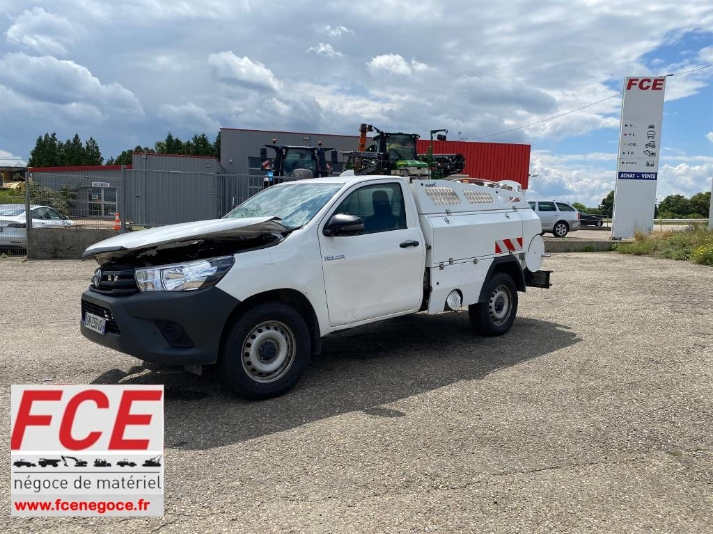 Toyota HILUX 2.4 D4D /MINIMAX COMBINE LONGWAY endommagé - فراغ شاحنة: صور 1 Toyota HILUX 2.4 D4D /MINIMAX COMBINE LONGWAY endommagé - فراغ شاحنة: صور 1