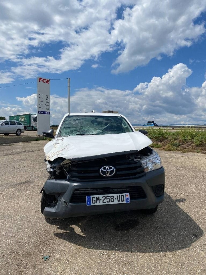 Toyota HILUX 2.4 D4D /MINIMAX COMBINE LONGWAY endommagé - فراغ شاحنة: صور 2 Toyota HILUX 2.4 D4D /MINIMAX COMBINE LONGWAY endommagé - فراغ شاحنة: صور 2