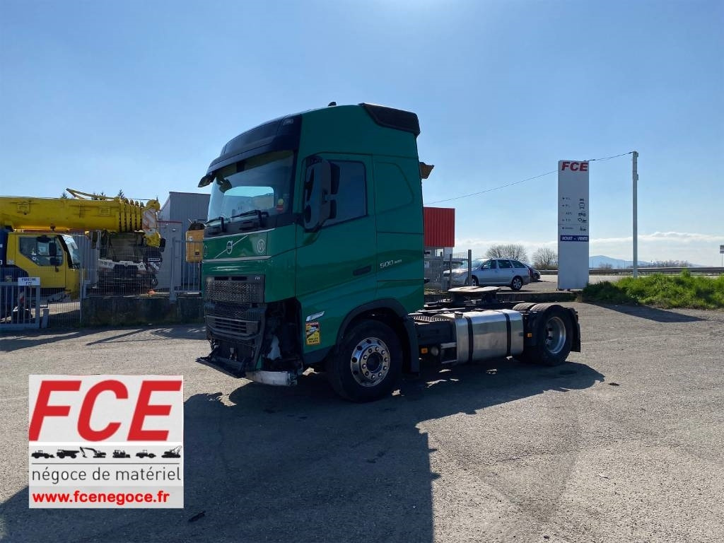 Volvo FH 500 I-save GLOBETROTTER 1er Main endommagé - شاحنة جرار: صور 1 Volvo FH 500 I-save GLOBETROTTER 1er Main endommagé - شاحنة جرار: صور 1