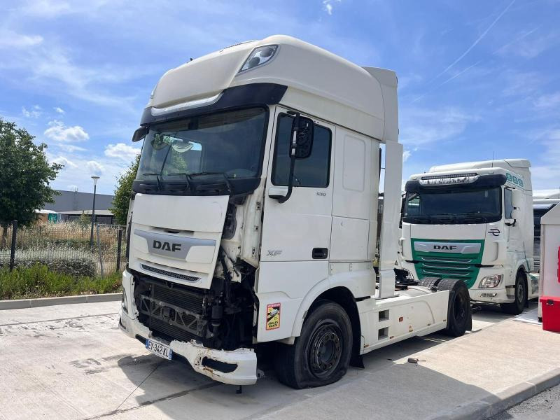 DAF XF 530 - شاحنة جرار: صور 1 DAF XF 530 - شاحنة جرار: صور 1