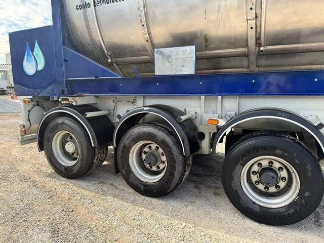 نصف مقطورة صهريج لنقل الكيماويات Fruehauf DAF XF 480 + REMORQUE FRUEHAUF CITERNE 23500€: صور 9