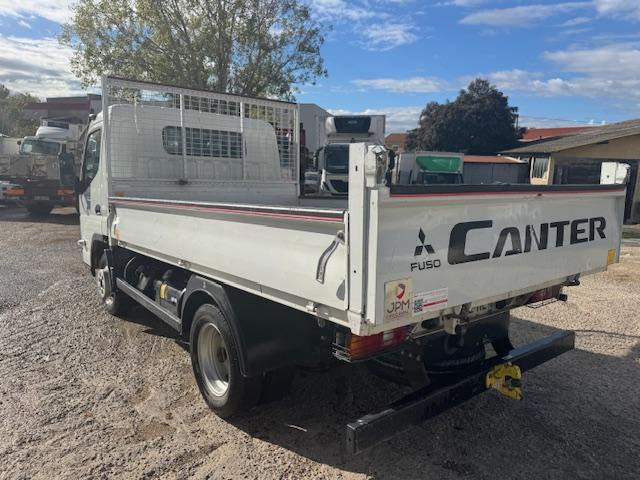 Mitsubishi Fuso CANTER 35C13 BENNE ARRIERE - قلاب صغير: صور 4 Mitsubishi Fuso CANTER 35C13 BENNE ARRIERE - قلاب صغير: صور 4