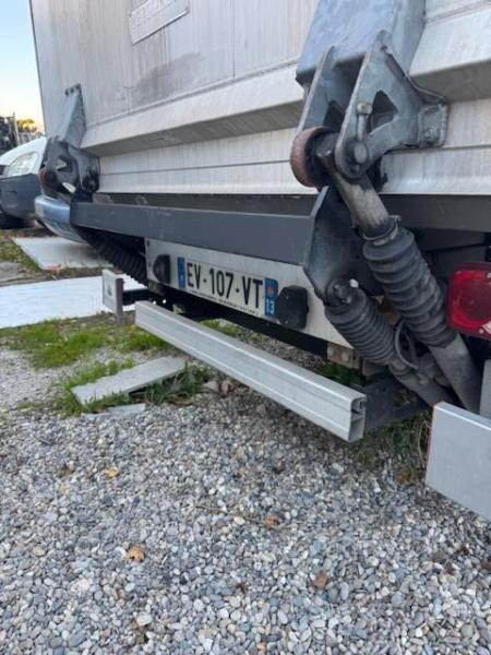 Renault MASTER DCI 145 CAISSE HAYON - الشاحنات الصغيرة صندوق مغلق: صور 5 Renault MASTER DCI 145 CAISSE HAYON - الشاحنات الصغيرة صندوق مغلق: صور 5