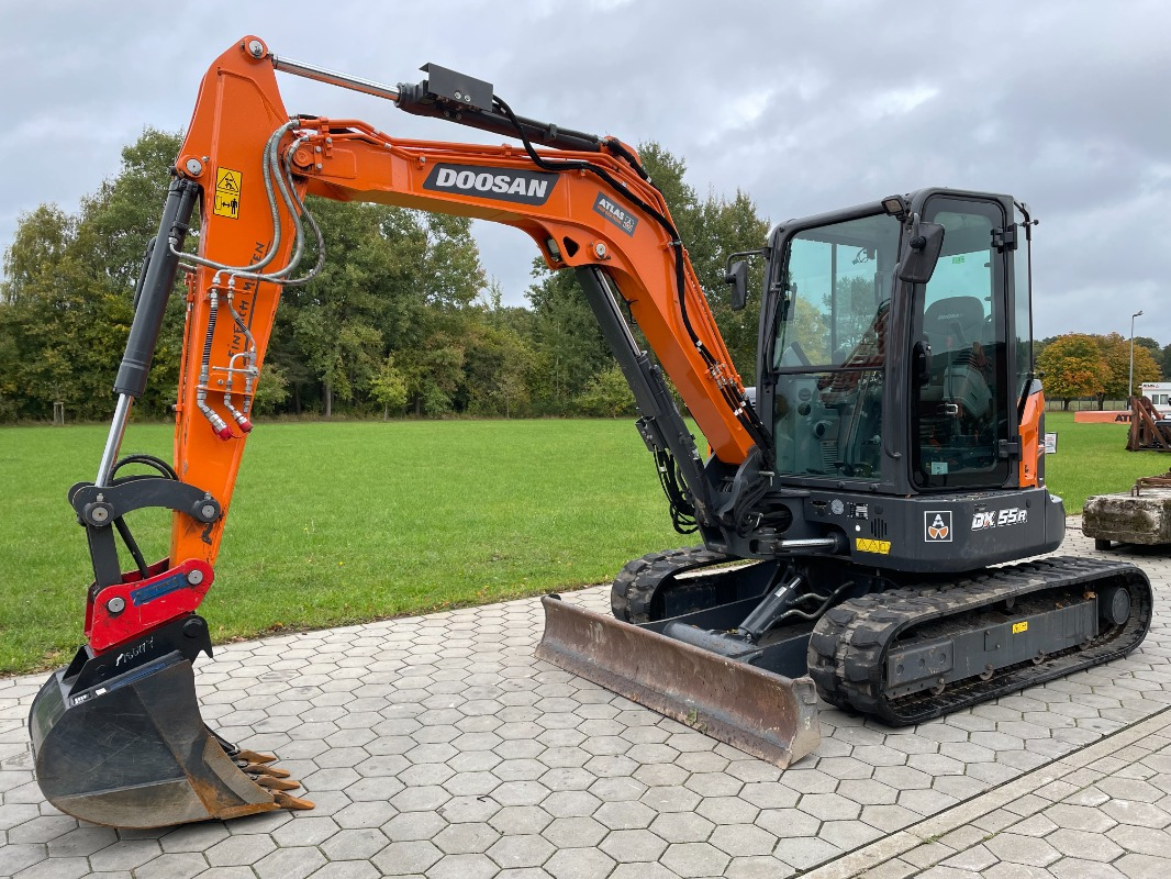 Doosan DX55R-7 - حفارة مصغرة: صور 1 Doosan DX55R-7 - حفارة مصغرة: صور 1