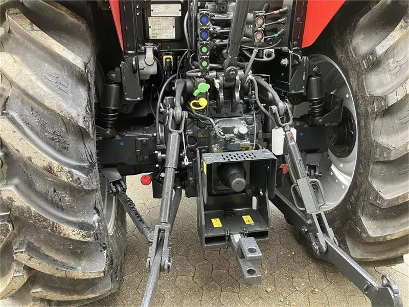 Case IH Farmall 100C - جرار: صور 4 Case IH Farmall 100C - جرار: صور 4