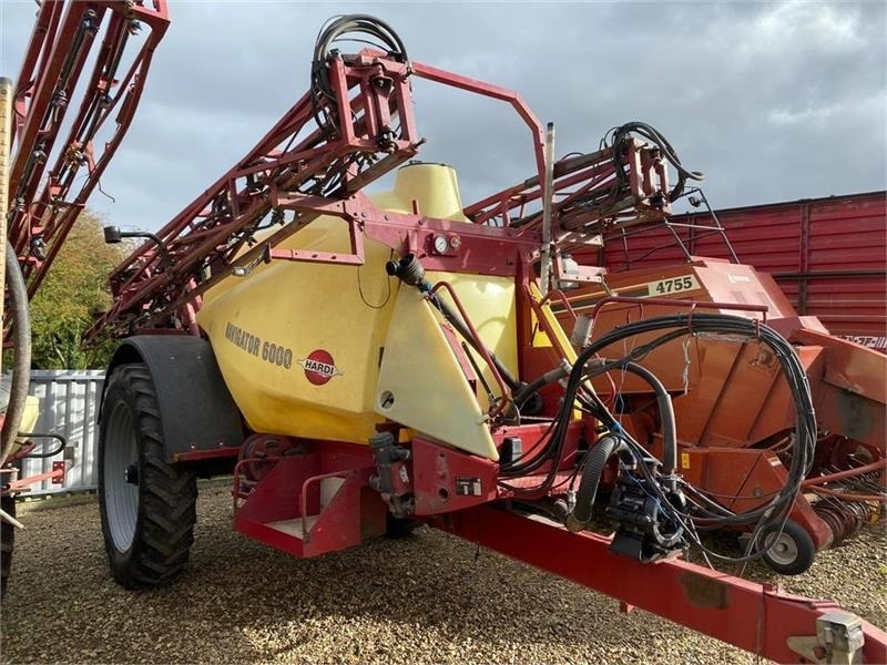Hardi NAVIGATOR 6000L - آلة الرش المقطورة: صور 2 Hardi NAVIGATOR 6000L - آلة الرش المقطورة: صور 2