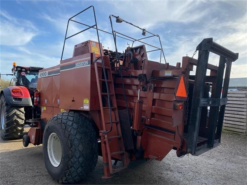 Hesston Hesston 4900 - مكبس البالات المستطيله: صور 4 Hesston Hesston 4900 - مكبس البالات المستطيله: صور 4