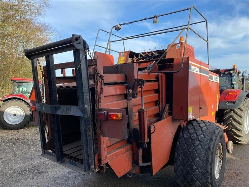 Hesston Hesston 4900 - مكبس البالات المستطيله: صور 2 Hesston Hesston 4900 - مكبس البالات المستطيله: صور 2