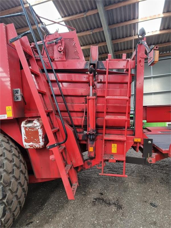 Massey Ferguson >190 bigpallepresser Parkland Ballevogn - مكبس البالات المستطيله: صور 4 Massey Ferguson >190 bigpallepresser Parkland Ballevogn - مكبس البالات المستطيله: صور 4