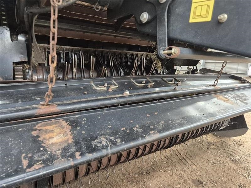 New Holland BR7070 med rotorsnitter Snitter - مكبس القش الدائري: صور 3 New Holland BR7070 med rotorsnitter Snitter - مكبس القش الدائري: صور 3