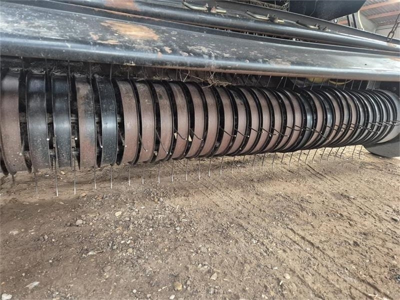 New Holland BR7070 med rotorsnitter Snitter - مكبس القش الدائري: صور 4 New Holland BR7070 med rotorsnitter Snitter - مكبس القش الدائري: صور 4