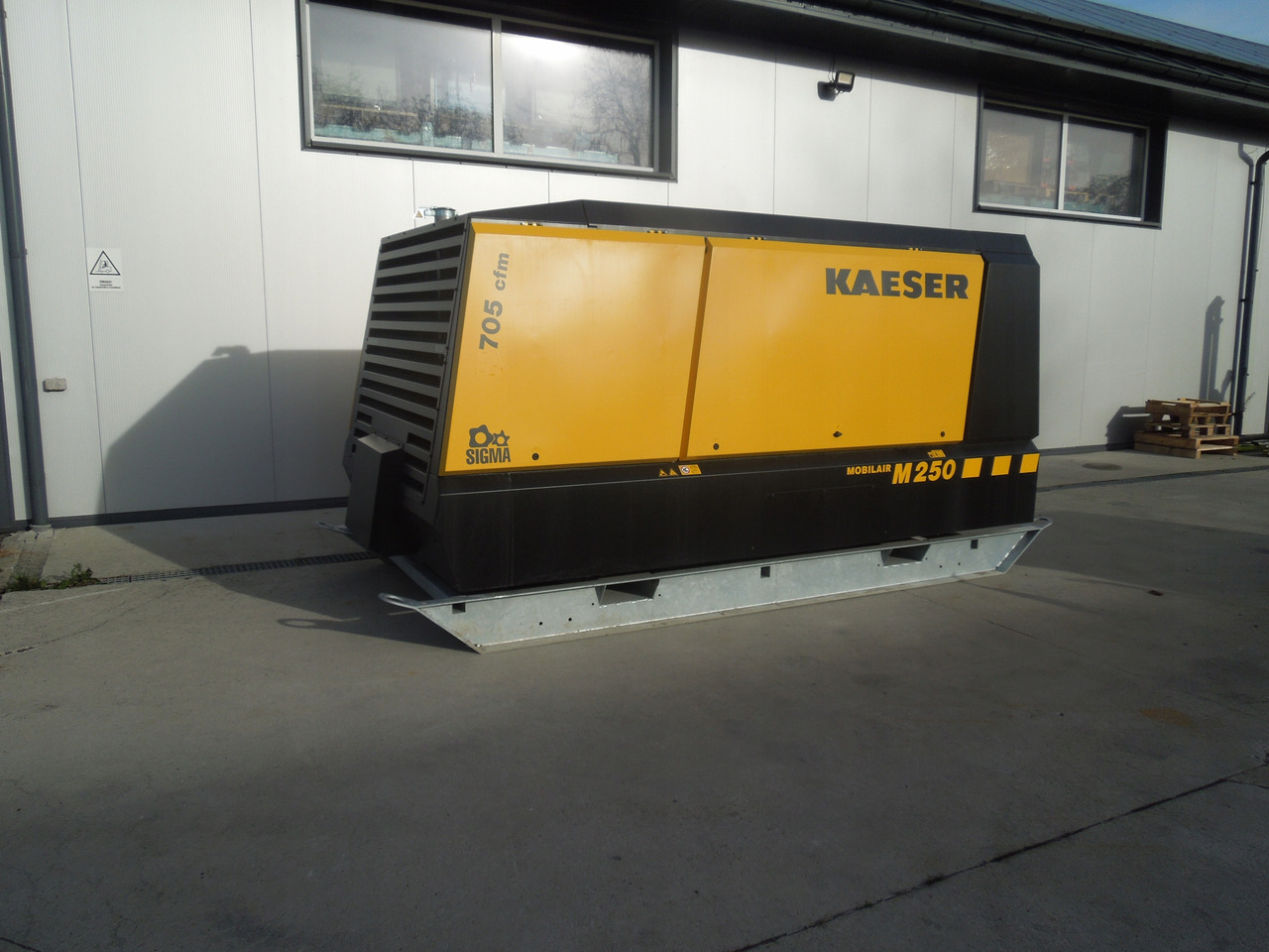 KAESER M250 - ضاغط الهواء: صور 1 KAESER M250 - ضاغط الهواء: صور 1