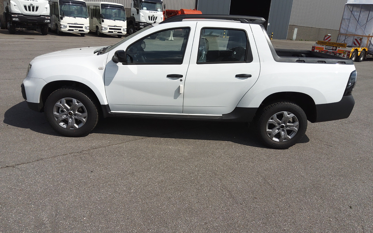 Renault Oroch Pick-up 4x2 1.6L Petrol Manual new model - شاحنة البيك أب: صور 3 Renault Oroch Pick-up 4x2 1.6L Petrol Manual new model - شاحنة البيك أب: صور 3