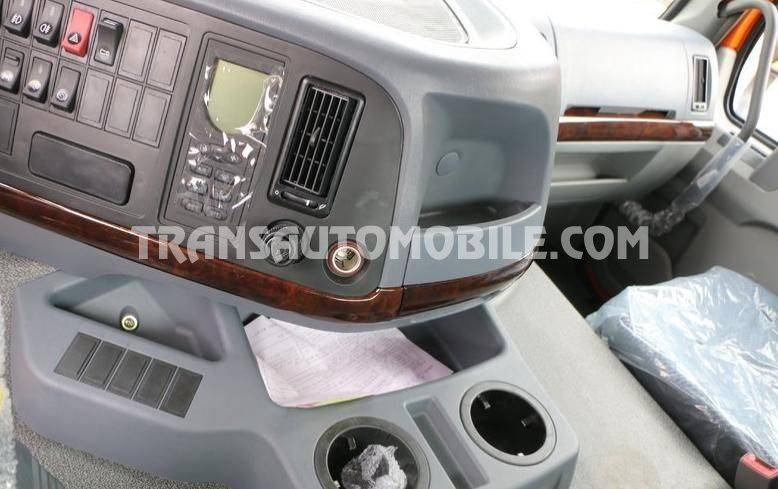 Sinotruk HOWO 6X6 ALL-WHEEL DRIVE - شاحنة جرار: صور 4 Sinotruk HOWO 6X6 ALL-WHEEL DRIVE - شاحنة جرار: صور 4