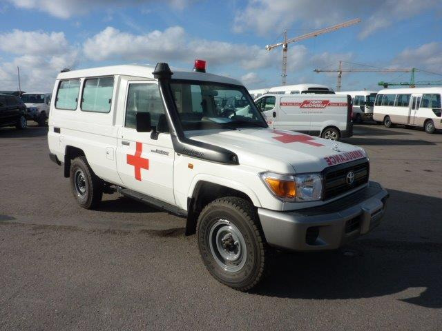 Toyota Land Cruiser 78 Metal top hzj 78 ambulance 4.2L Diesel Manual - سيارة دفع رباعي: صور 2 Toyota Land Cruiser 78 Metal top hzj 78 ambulance 4.2L Diesel Manual - سيارة دفع رباعي: صور 2