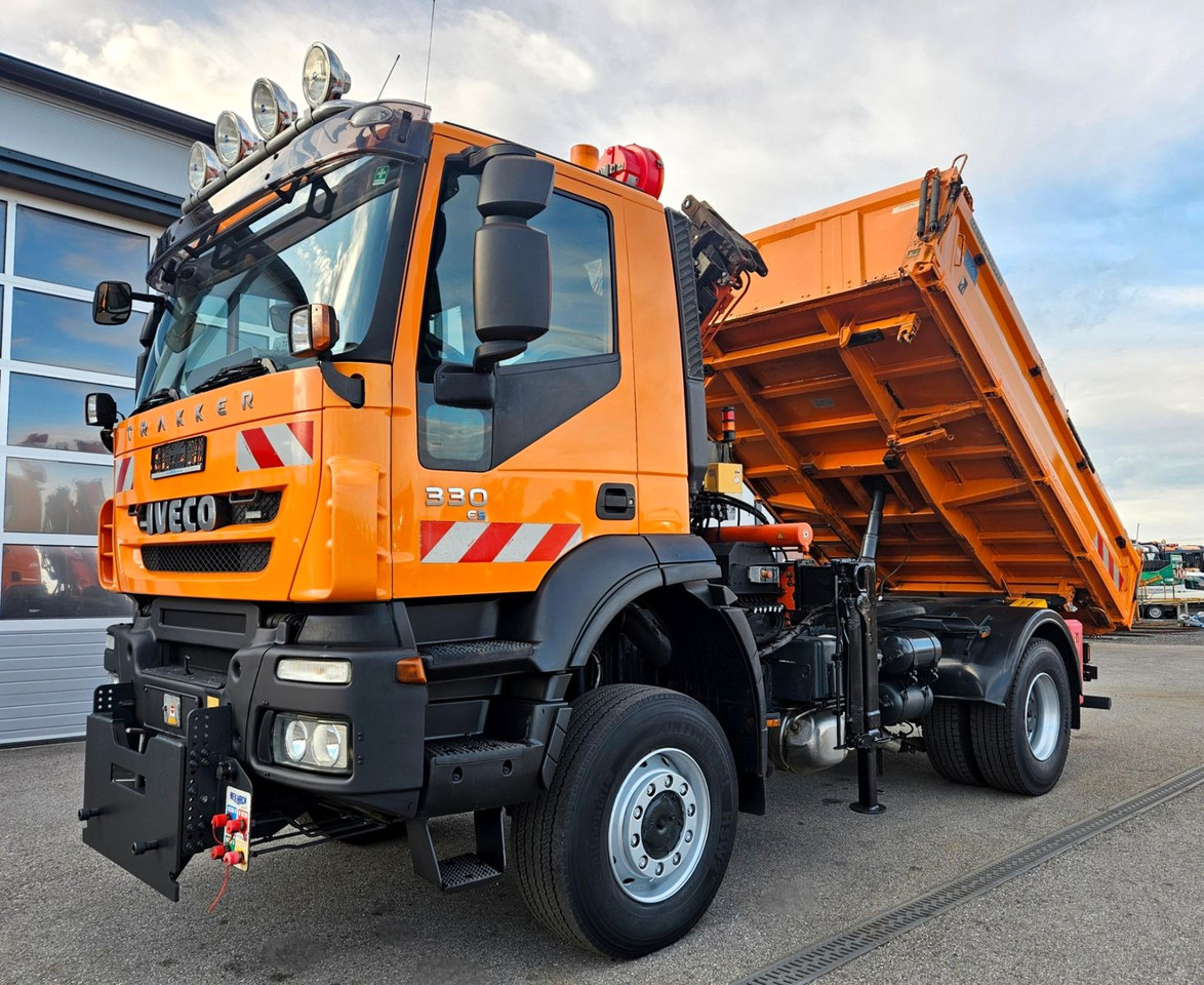 Iveco Trakker 190T33 4x4 Euro5 Kran Atlas Funk - قلابات, شاحنة كرين: صور 1 Iveco Trakker 190T33 4x4 Euro5 Kran Atlas Funk - قلابات, شاحنة كرين: صور 1
