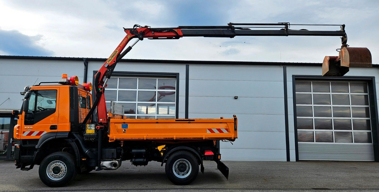 Iveco Trakker 190T33 4x4 Euro5 Kran Palfinger Funk - قلابات, شاحنة كرين: صور 2 Iveco Trakker 190T33 4x4 Euro5 Kran Palfinger Funk - قلابات, شاحنة كرين: صور 2