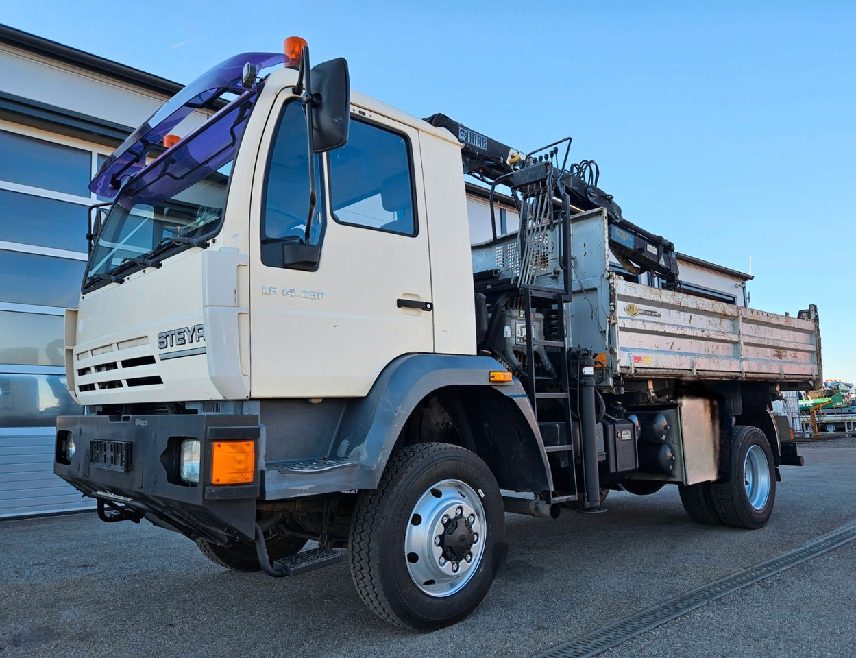 MAN LE 14.250 4x4 HIAB 077BS-2 Kran Greifer - قلابات, شاحنة كرين: صور 5 MAN LE 14.250 4x4 HIAB 077BS-2 Kran Greifer - قلابات, شاحنة كرين: صور 5