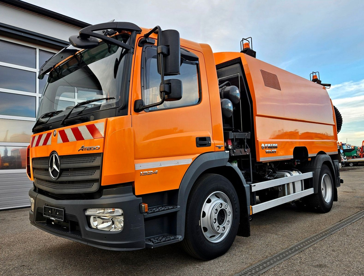 Mercedes-Benz Atego 1324 Euro6 FAUN Viajet 6 Aufbaumotor - سياره كنس شوارع: صور 4 Mercedes-Benz Atego 1324 Euro6 FAUN Viajet 6 Aufbaumotor - سياره كنس شوارع: صور 4
