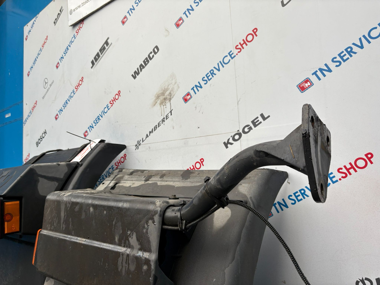 Paraurti posteriore Iveco - كأس مترعة - شاحنة: صور 4 Paraurti posteriore Iveco - كأس مترعة - شاحنة: صور 4