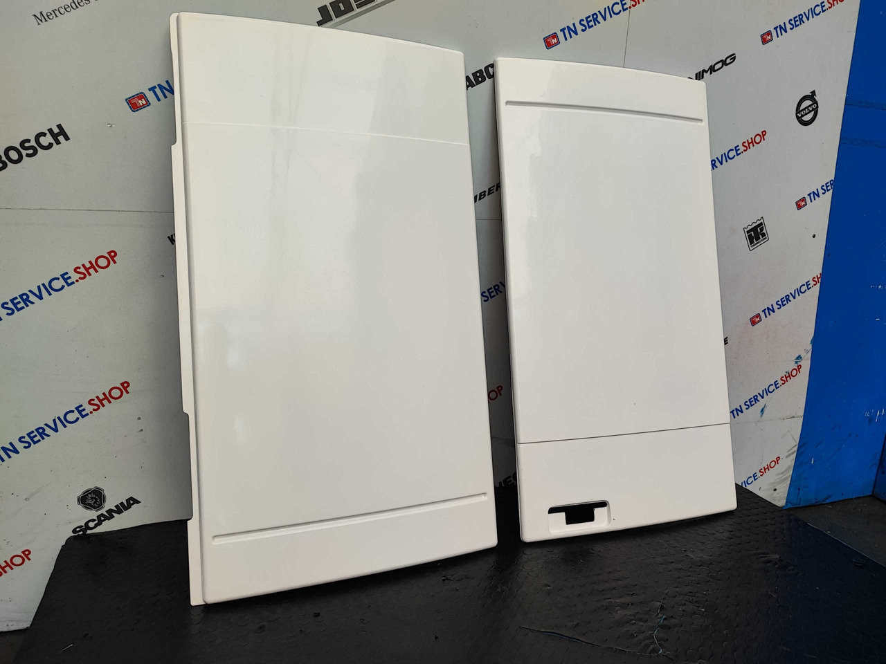 Porte motore frigo Carrier Vector 1550 nuove - قطع الغيار - ثلاجة: صور 3 Porte motore frigo Carrier Vector 1550 nuove - قطع الغيار - ثلاجة: صور 3