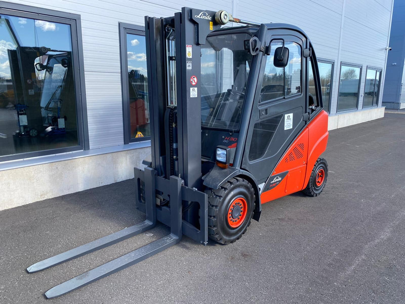 Linde H30T-02 EVO - رافعة شوكية تعمل بالغاز: صور 1 Linde H30T-02 EVO - رافعة شوكية تعمل بالغاز: صور 1
