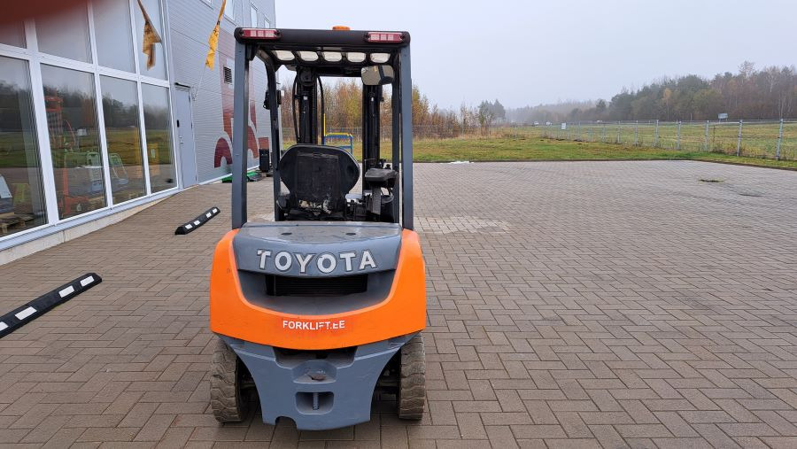Toyota 02-8FDF20 - رافعة شوكية ديزل: صور 5 Toyota 02-8FDF20 - رافعة شوكية ديزل: صور 5