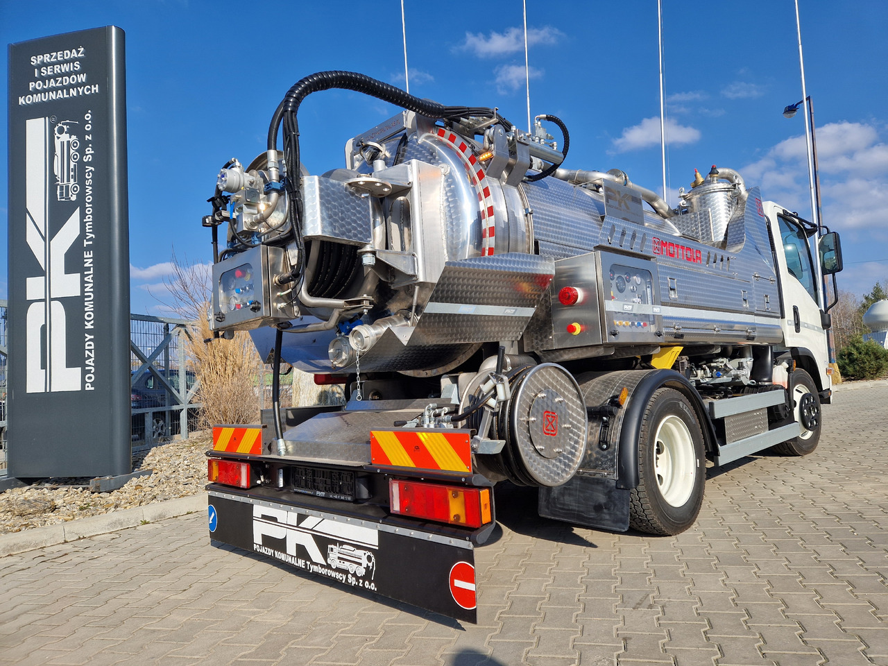 ISUZU  - فراغ شاحنة: صور 2 ISUZU  - فراغ شاحنة: صور 2