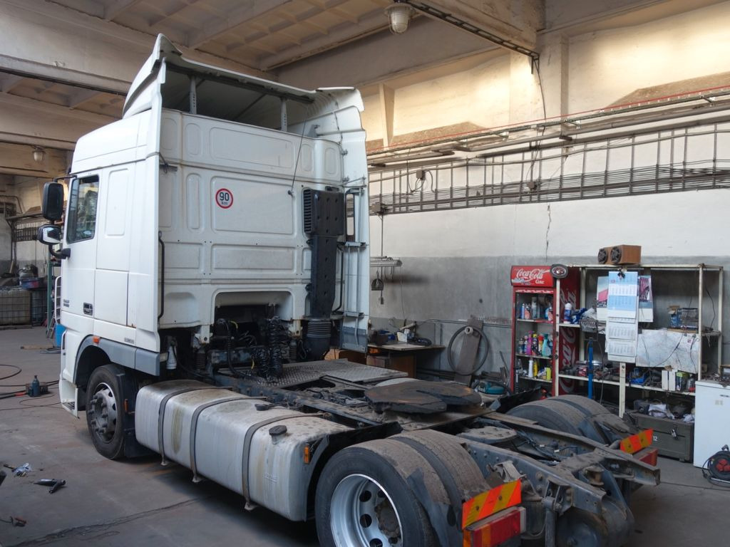 DAF XF 460 SC LD, Motorschaden - شاحنة جرار: صور 3 DAF XF 460 SC LD, Motorschaden - شاحنة جرار: صور 3