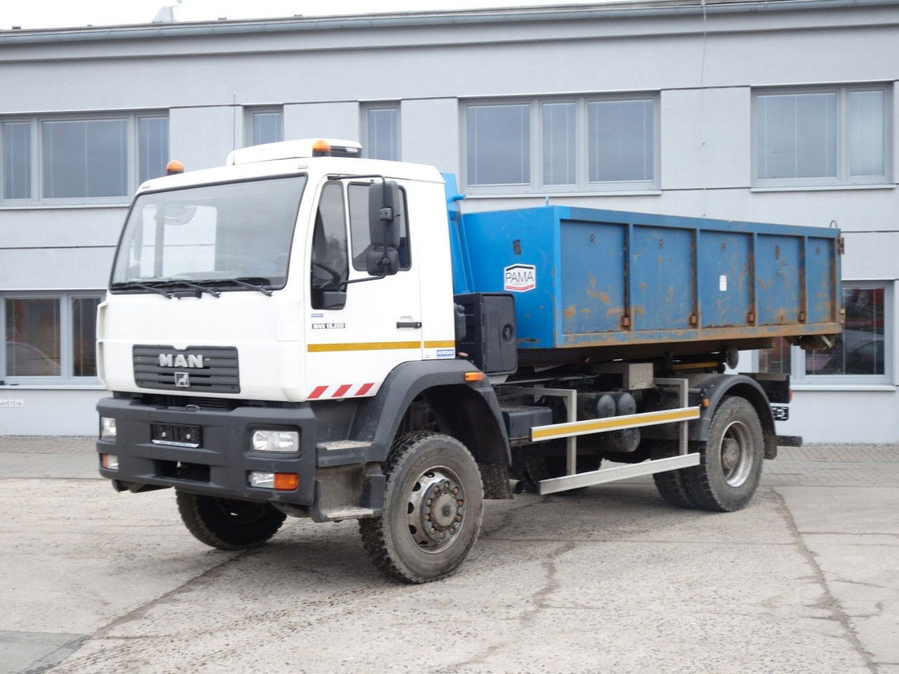 MAN 18.220 4x4 Neue Aufbau 2023 TOP 18.220 4x4 Neue Aufbau 2023 TOP - شاحنات الحاويات/ جسم علوي قابل للتغيير شاحنة, شاحنة كرين: صور 1 MAN 18.220 4x4 Neue Aufbau 2023 TOP 18.220 4x4 Neue Aufbau 2023 TOP - شاحنات الحاويات/ جسم علوي قابل للتغيير شاحنة, شاحنة كرين: صور 1
