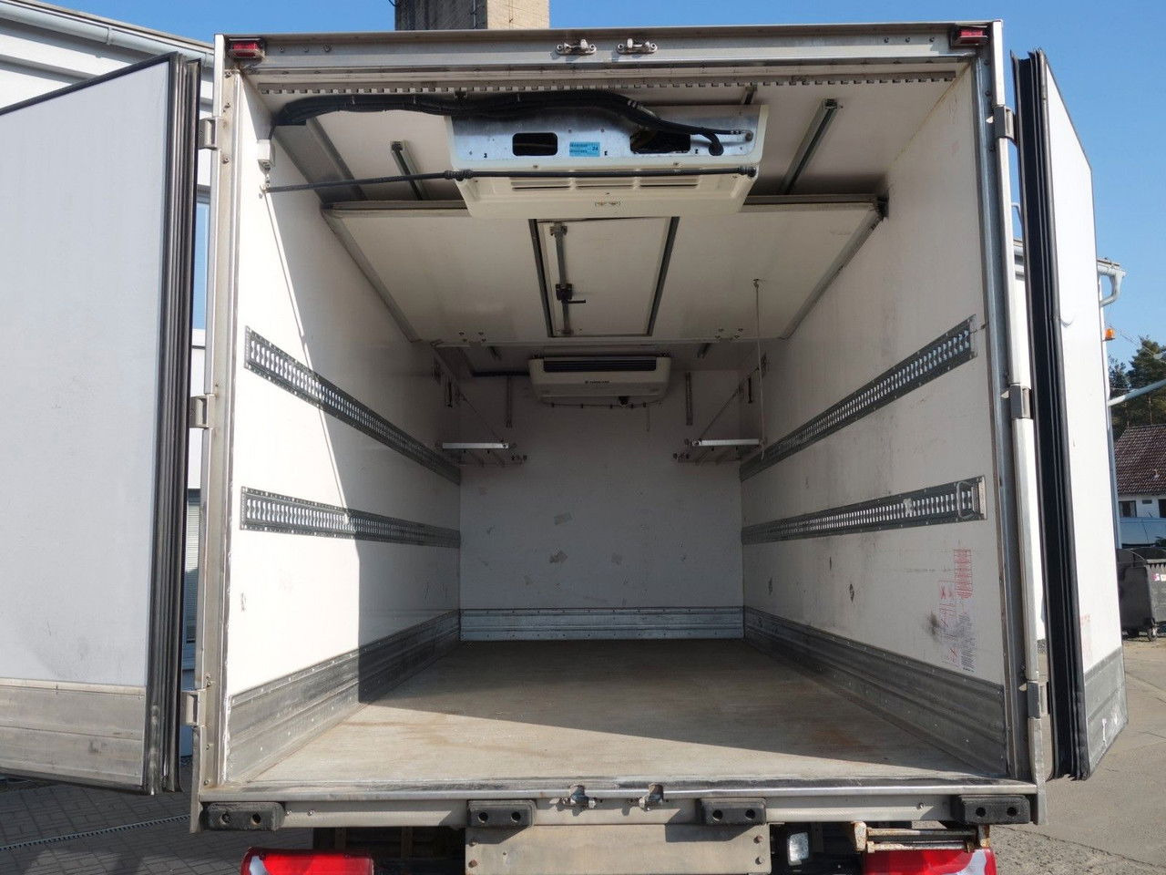 MAN TGL 8.190 mit Thermo King. 2 Temperaturen - مبردة شاحنة: صور 5 MAN TGL 8.190 mit Thermo King. 2 Temperaturen - مبردة شاحنة: صور 5