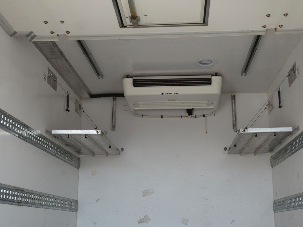 تأجير  MAN TGL 8.190 mit Thermo King. 2 Temperaturen MAN TGL 8.190 mit Thermo King. 2 Temperaturen: صور 7