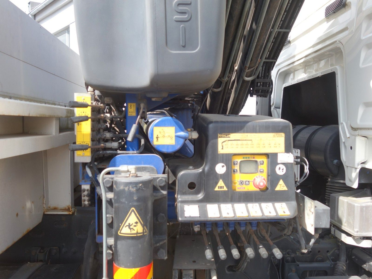 تأجير  MAN TGS 26.360 FG 6x2  mit Fassi F210C MAN TGS 26.360 FG 6x2  mit Fassi F210C: صور 7