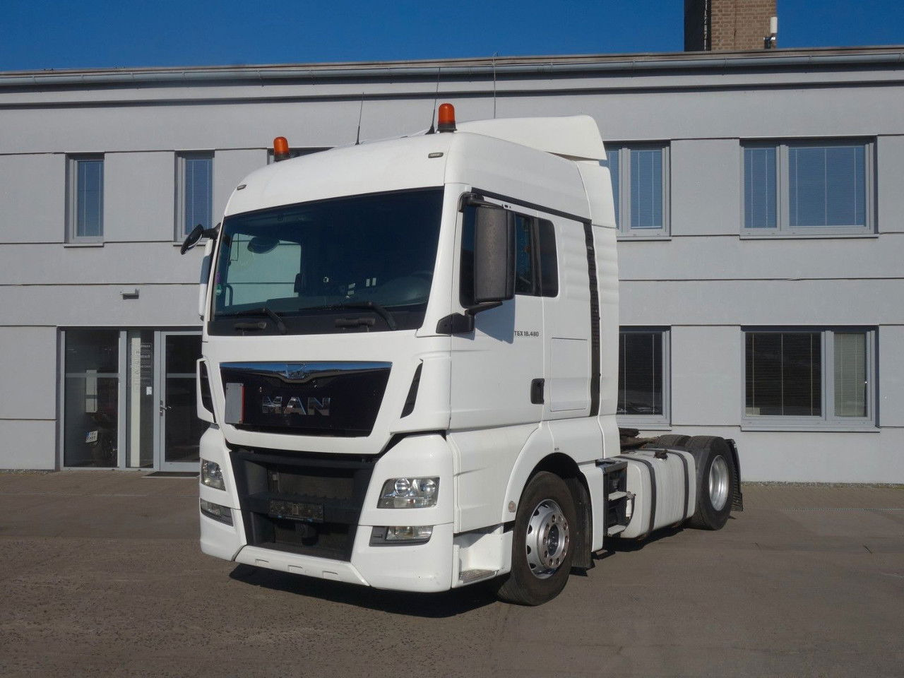 MAN TGX 18.480 XLX E6 ST, Retarder - شاحنة جرار: صور 1 MAN TGX 18.480 XLX E6 ST, Retarder - شاحنة جرار: صور 1