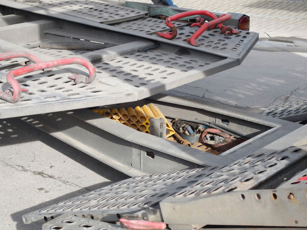 شاحنة نقل سيارات شاحنة Mercedes-Benz Actros 1843 mit Kässbohrer Supertrans/Supertrans: صور 10 شاحنة نقل سيارات شاحنة Mercedes-Benz Actros 1843 mit Kässbohrer Supertrans/Supertrans: صور 10